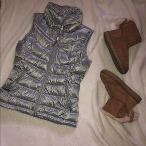 CALVIN KLEIN VEST. NEVER USED